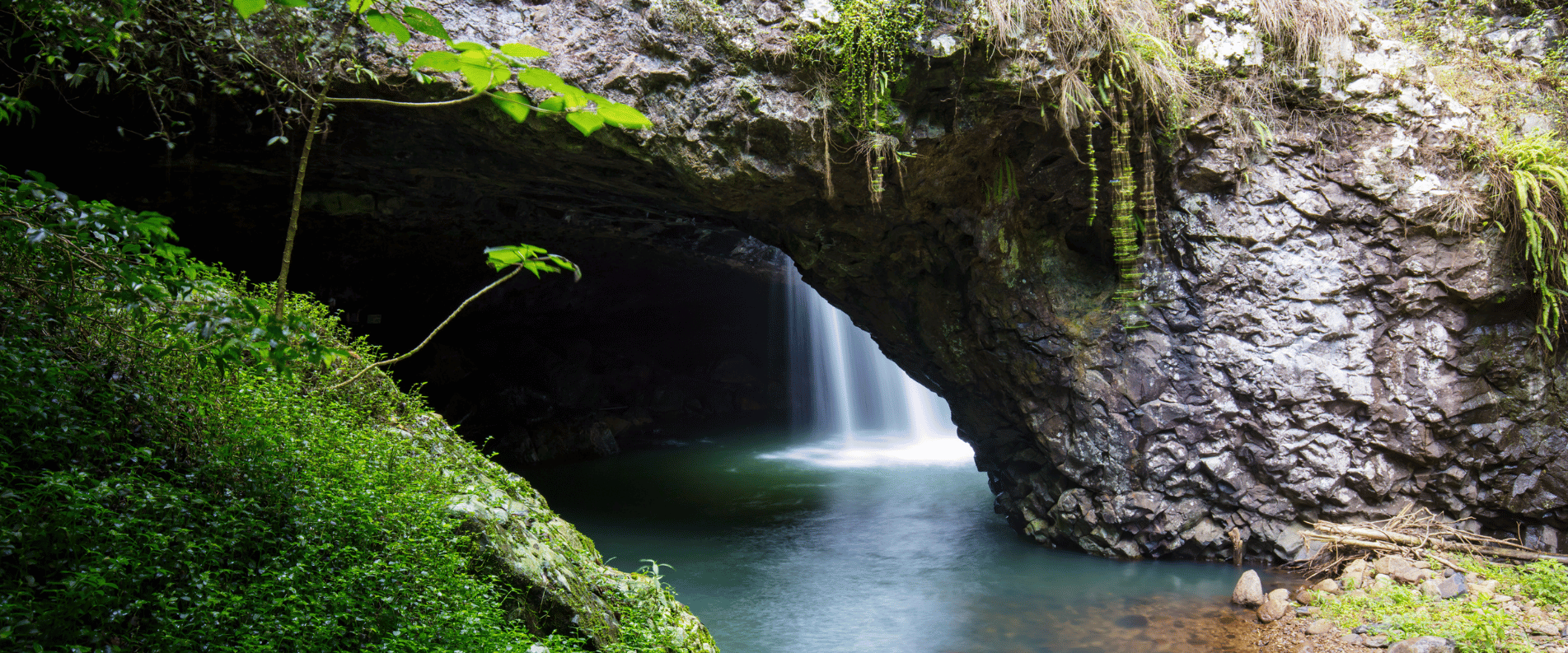 natural arch springbrook national park